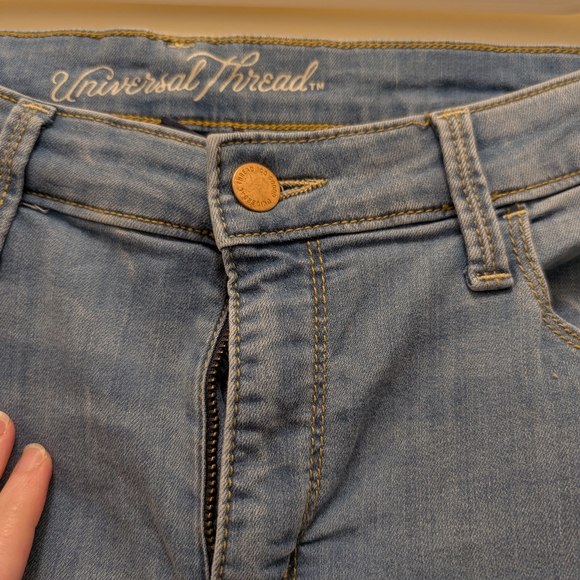 Universal Thread Women's Light Blue Mid Rise Skinny Jeans - Picture 2 of 6